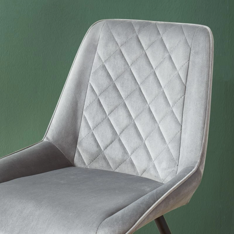 Lot De 2 Chaises ROMY Velours Gris Clair Pieds En Métal Noir 2 Lot De 2 Chaises ROMY Velours Gris Clair Pieds En Métal Noir – Image 2